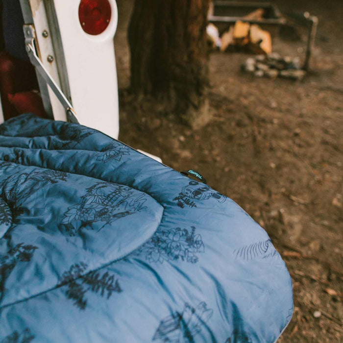 The Puffy Blanket in Aloha