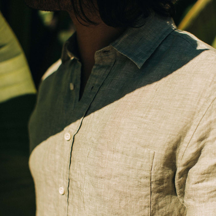 fit model standing in the sun in The Short Sleeve California in Army Hemp