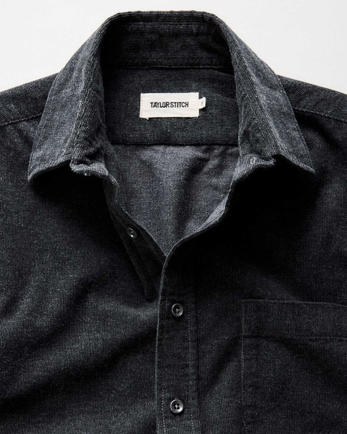 material shot of the collar on The Short Sleeve California in Heather Coal Cord