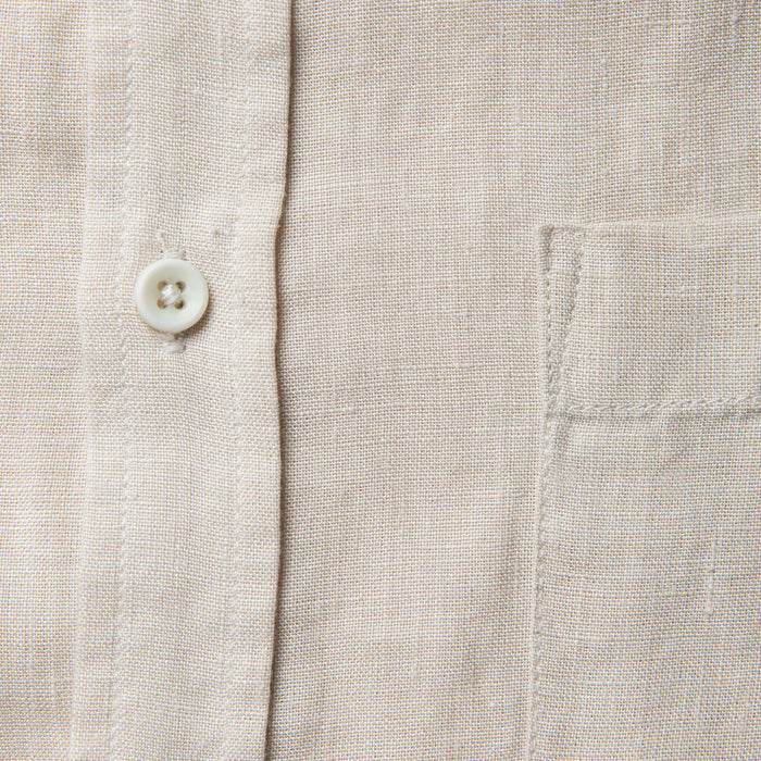 material shot of the buttons on The Short Sleeve California in Natural Hemp