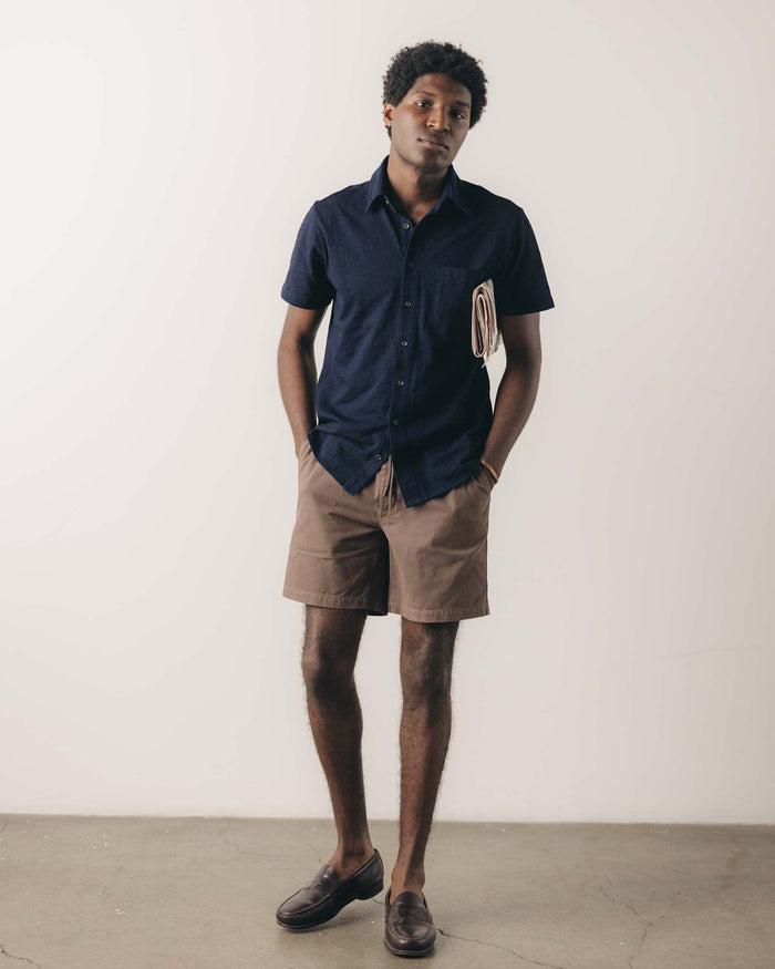 fit model showing off the collar on The Short Sleeve California in Rinsed Indigo Slub