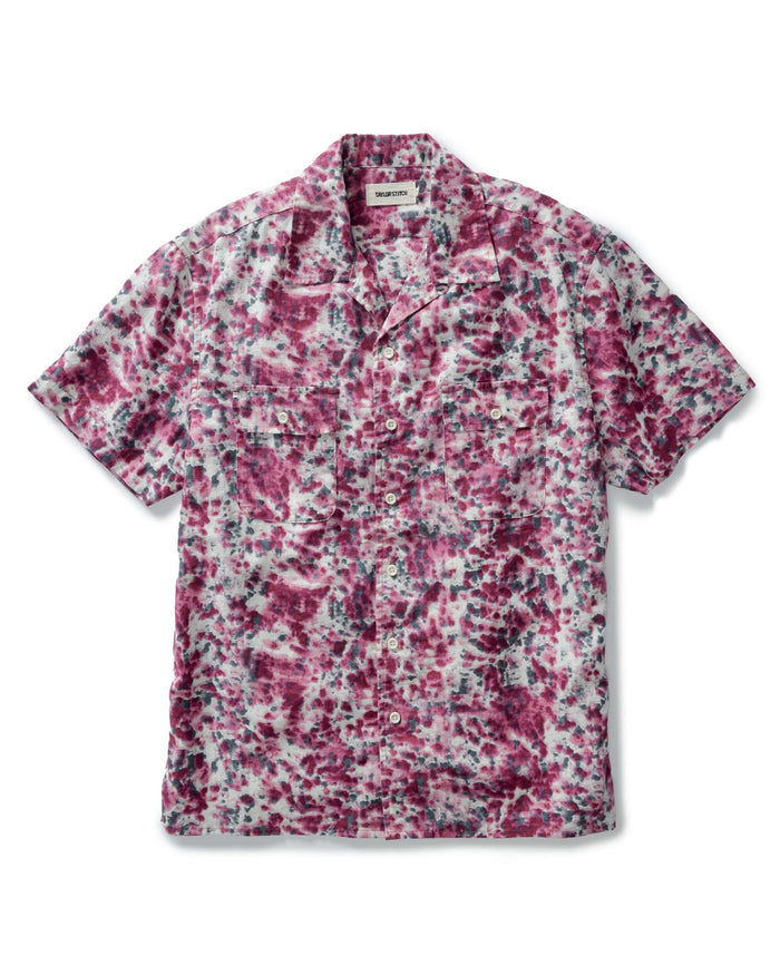 flatlay of The Short Sleeve Carter in Hibiscus