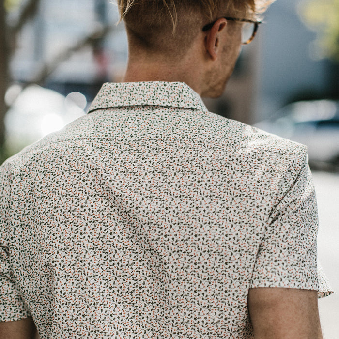 Our fit model wearing The Short Sleeve Hawthorne in California Poppy.