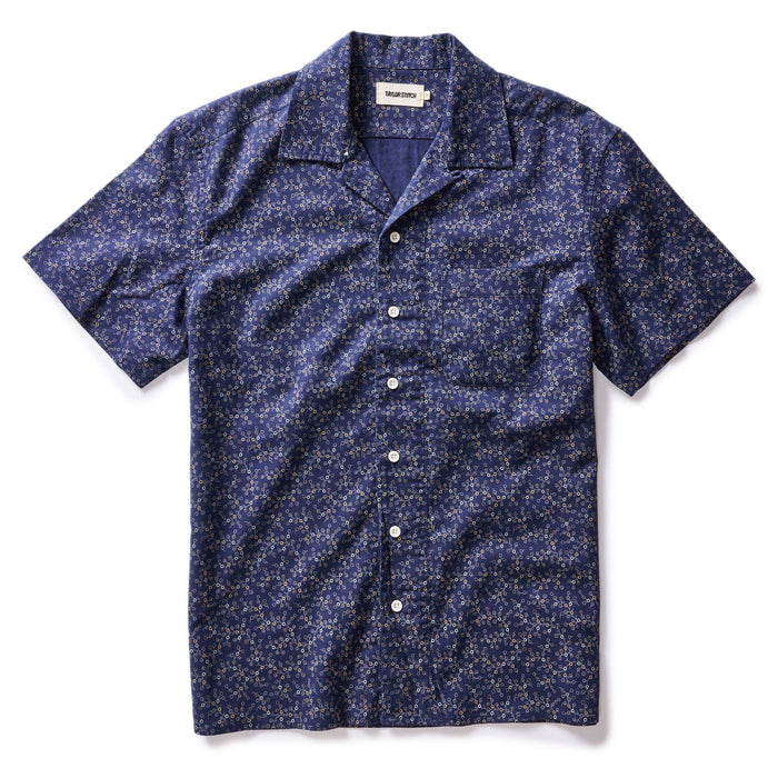 flatlay of The Short Sleeve Hawthorne in Dark Navy Floral