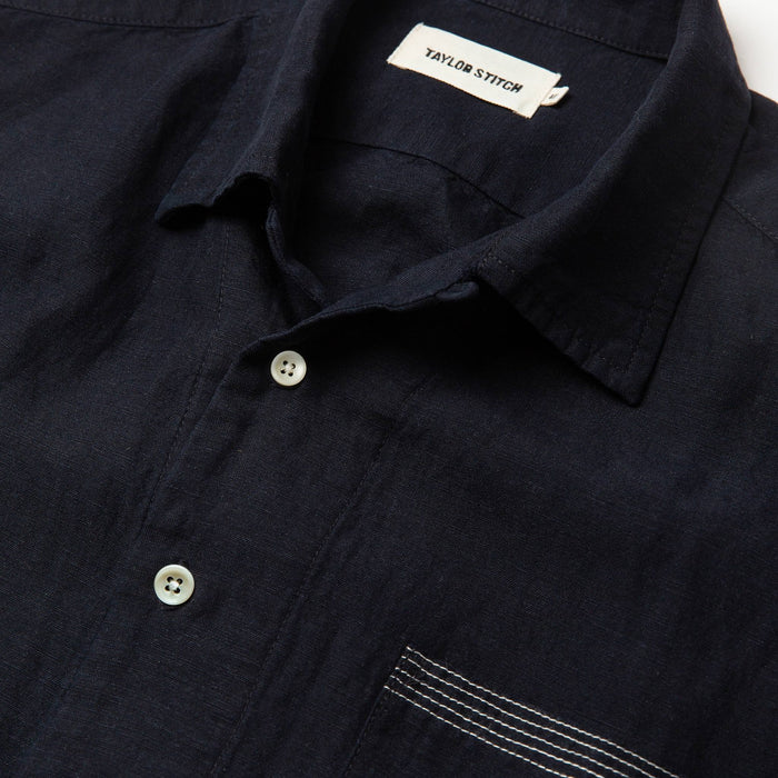 The Short Sleeve Hawthorne in Navy and Natural