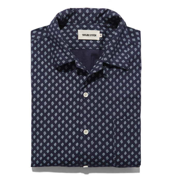 The Short Sleeve Hawthorne in Navy Floral