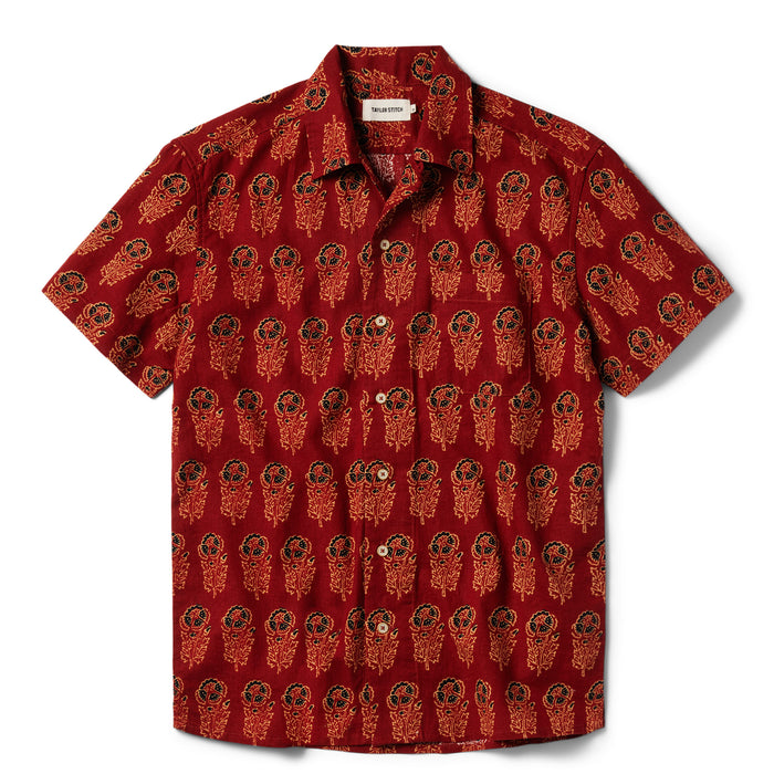 flatlay of The Short Sleeve Hawthorne in Rust Floral