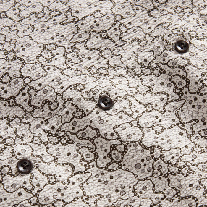 material shot of the buttons on The Short Sleeve Hawthorne in Tide Pool