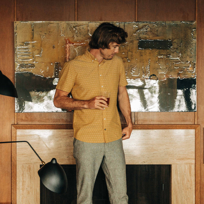 fit model wearing The Short Sleeve Jack in Gold Diamond