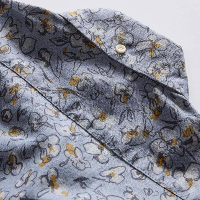 material shot of the back collar on The Short Sleeve Jack in Light Blue Floral