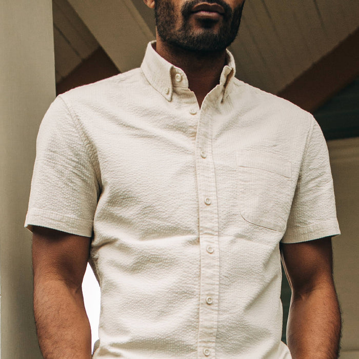 fit model wearing The Short Sleeve Jack in Natural Seersucker