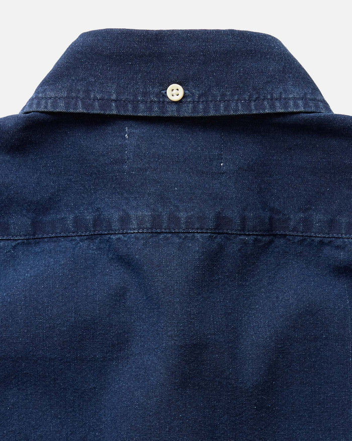 material shot of the back collar on The Short Sleeve Jack in Rinsed Indigo Oxford