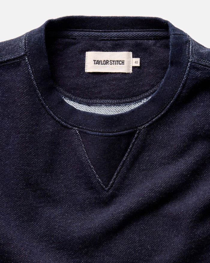 fit model showing the collar on The Apres Crew in Indigo Terry