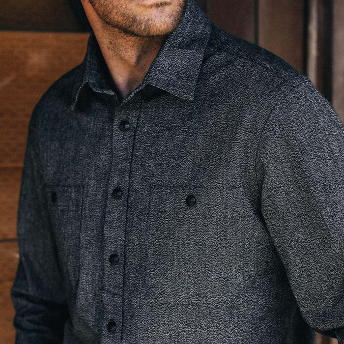fit model showing off pockets on The Utility Shirt in Ash Jaspe