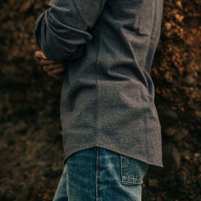 fit model showing side profile of The Utility Shirt in Dark Charcoal Heavy Bag