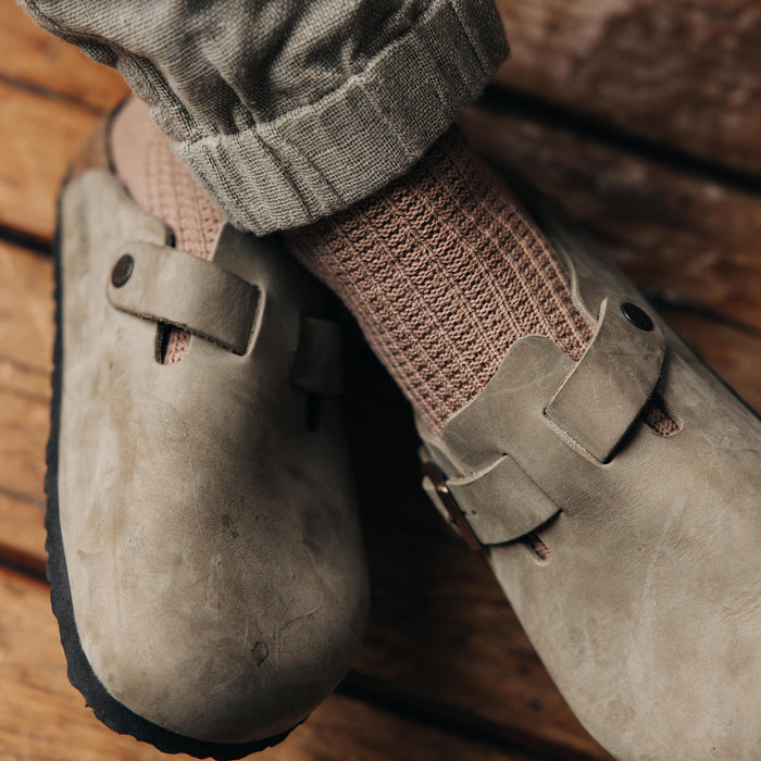 fit model wearing The Waffle Sock in Dried Acorn