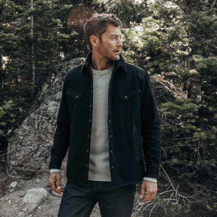 fit model walking wearing The Western Shirt Jacket in Washed Coal
