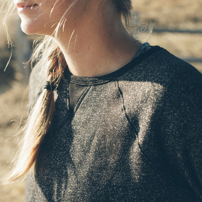 The Women's Apres Crewneck in Salt and Pepper Fleece