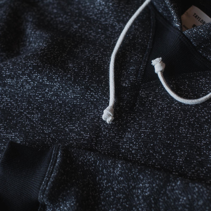 The Women's Apres Hoodie in Salt and Pepper Fleece