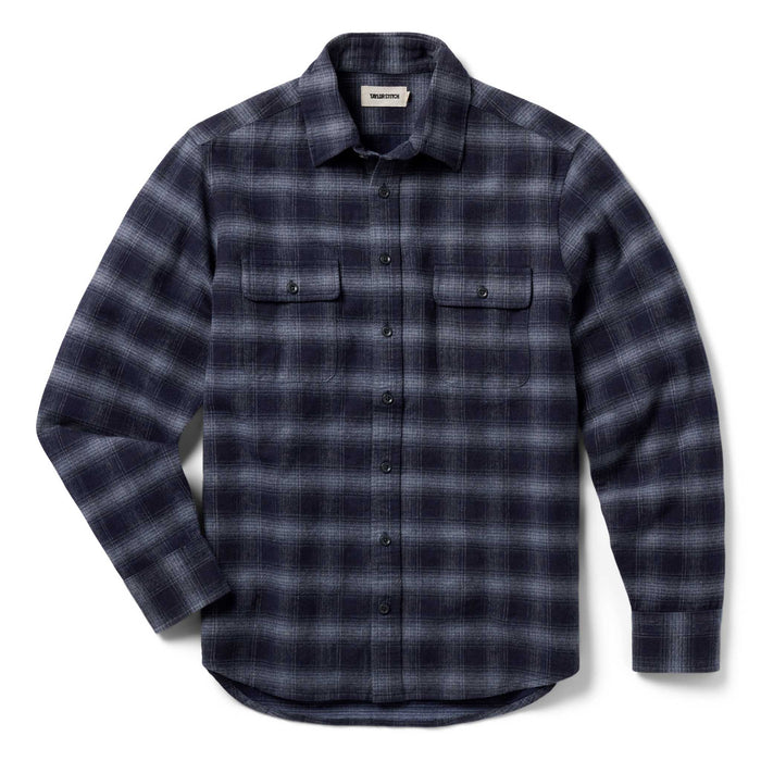 fit model showing the top detailing on The Yosemite Shirt in Navy Shadow Plaid