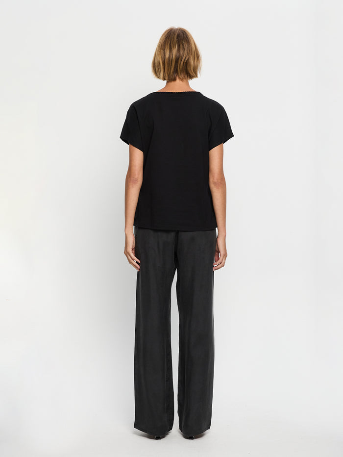 Thea Tee - Black